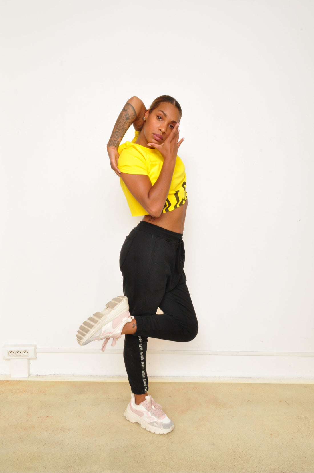 AGOGO • Crop Top Logo