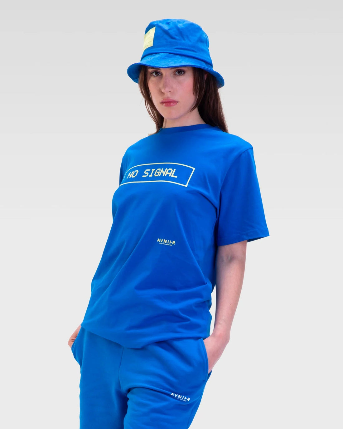 AVNIER • T-shirt Source Lapis Blue No Signal Hauts 